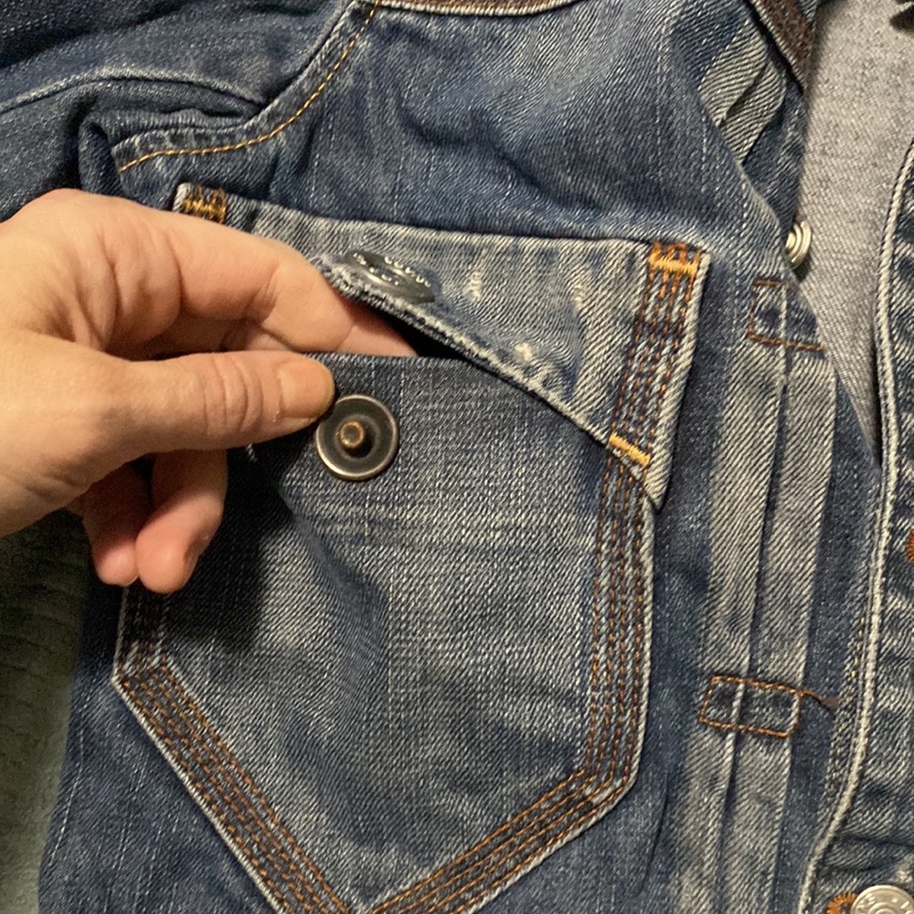 Levi’s Denim Button Up Blue Jean Jacket - Picture 8 of 15